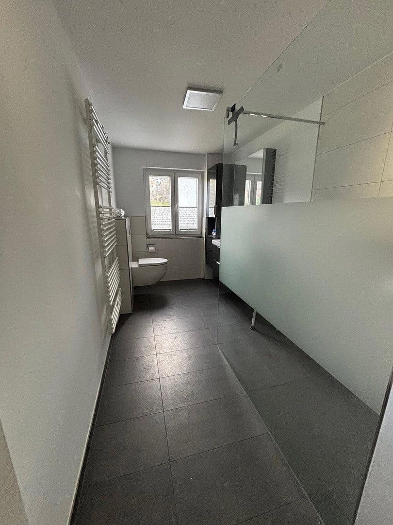 Prodej domu 208 m², pozemek 8.615 m², Bergstrasse 7, Lindlar, Severní Porýní-Vestfálsko Prodej domu 208 m², pozemek 8.615 m², Bergstrasse 7, Lindlar, Severní Porýní-Vestfálsko