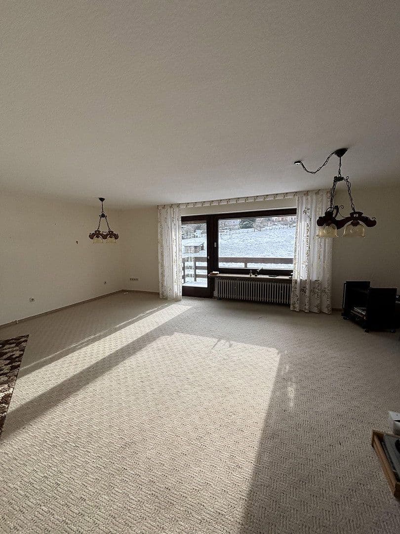 Prodej domu 208 m², pozemek 8.615 m², Bergstrasse 7, Lindlar, Severní Porýní-Vestfálsko Prodej domu 208 m², pozemek 8.615 m², Bergstrasse 7, Lindlar, Severní Porýní-Vestfálsko