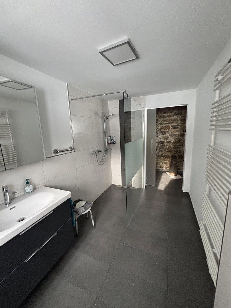 Prodej domu 208 m², pozemek 8.615 m², Bergstrasse 7, Lindlar, Severní Porýní-Vestfálsko Prodej domu 208 m², pozemek 8.615 m², Bergstrasse 7, Lindlar, Severní Porýní-Vestfálsko