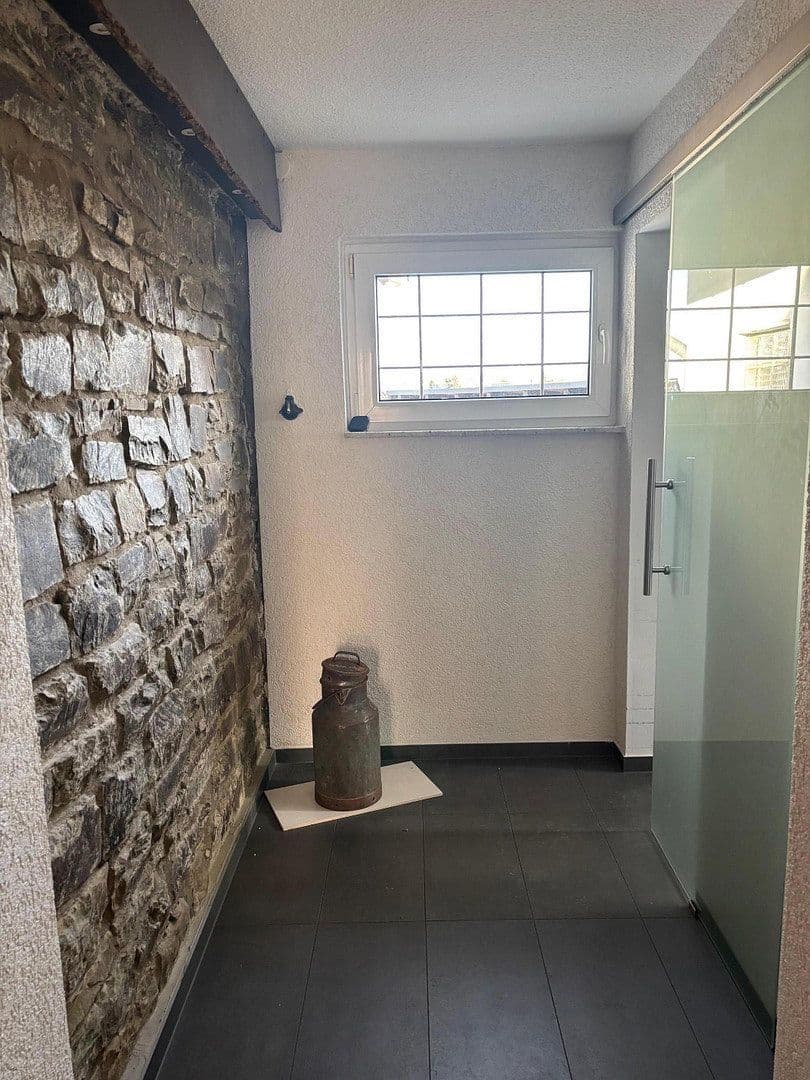 Prodej domu 208 m², pozemek 8.615 m², Bergstrasse 7, Lindlar, Severní Porýní-Vestfálsko Prodej domu 208 m², pozemek 8.615 m², Bergstrasse 7, Lindlar, Severní Porýní-Vestfálsko