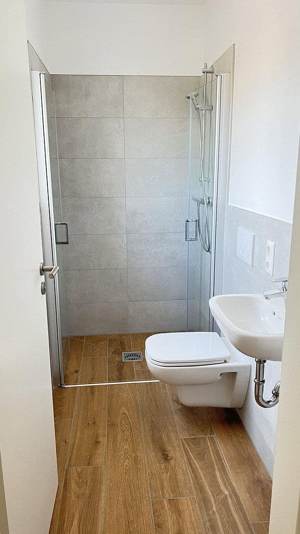 Pronájem domu 158 m², pozemek 380 m², An der Vogelweide 66, Leipzig, Sasko Pronájem domu 158 m², pozemek 380 m², An der Vogelweide 66, Leipzig, Sasko