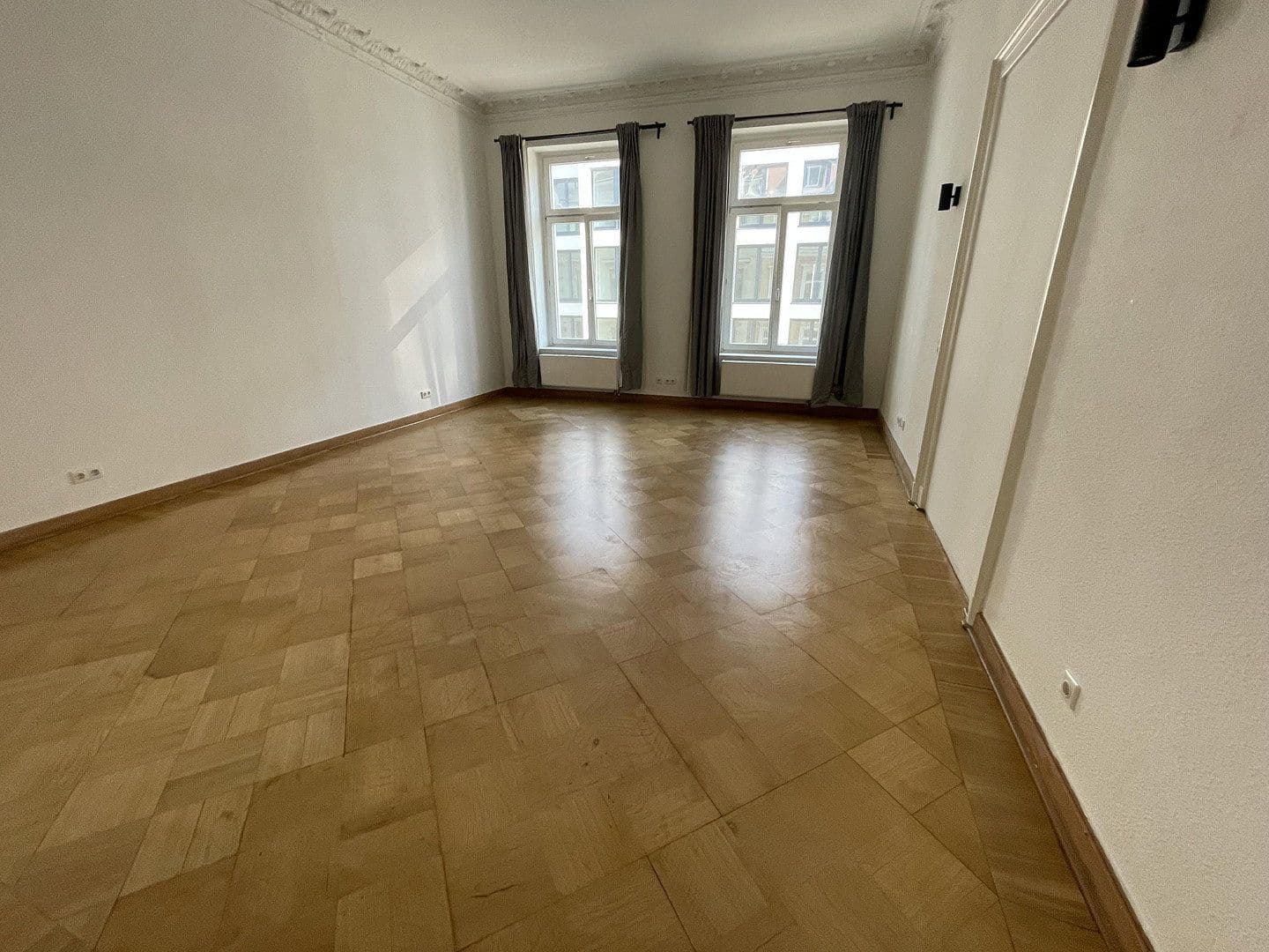 Pronájem bytu 5+1 202 m², Dufourstrasse 4, Leipzig, Sasko Pronájem bytu 5+1 202 m², Dufourstrasse 4, Leipzig, Sasko