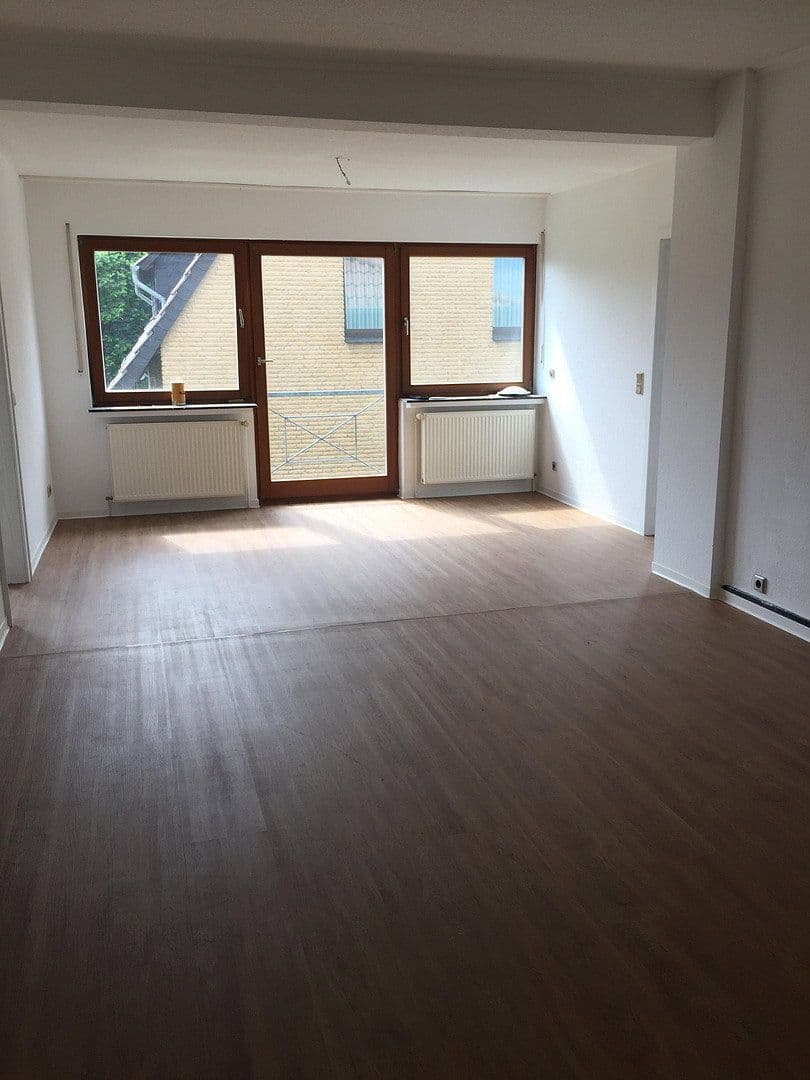 Pronájem bytu 4+1 100 m², Eickumer Str. 35, Bielefeld, Severní Porýní-Vestfálsko Pronájem bytu 4+1 100 m², Eickumer Str. 35, Bielefeld, Severní Porýní-Vestfálsko