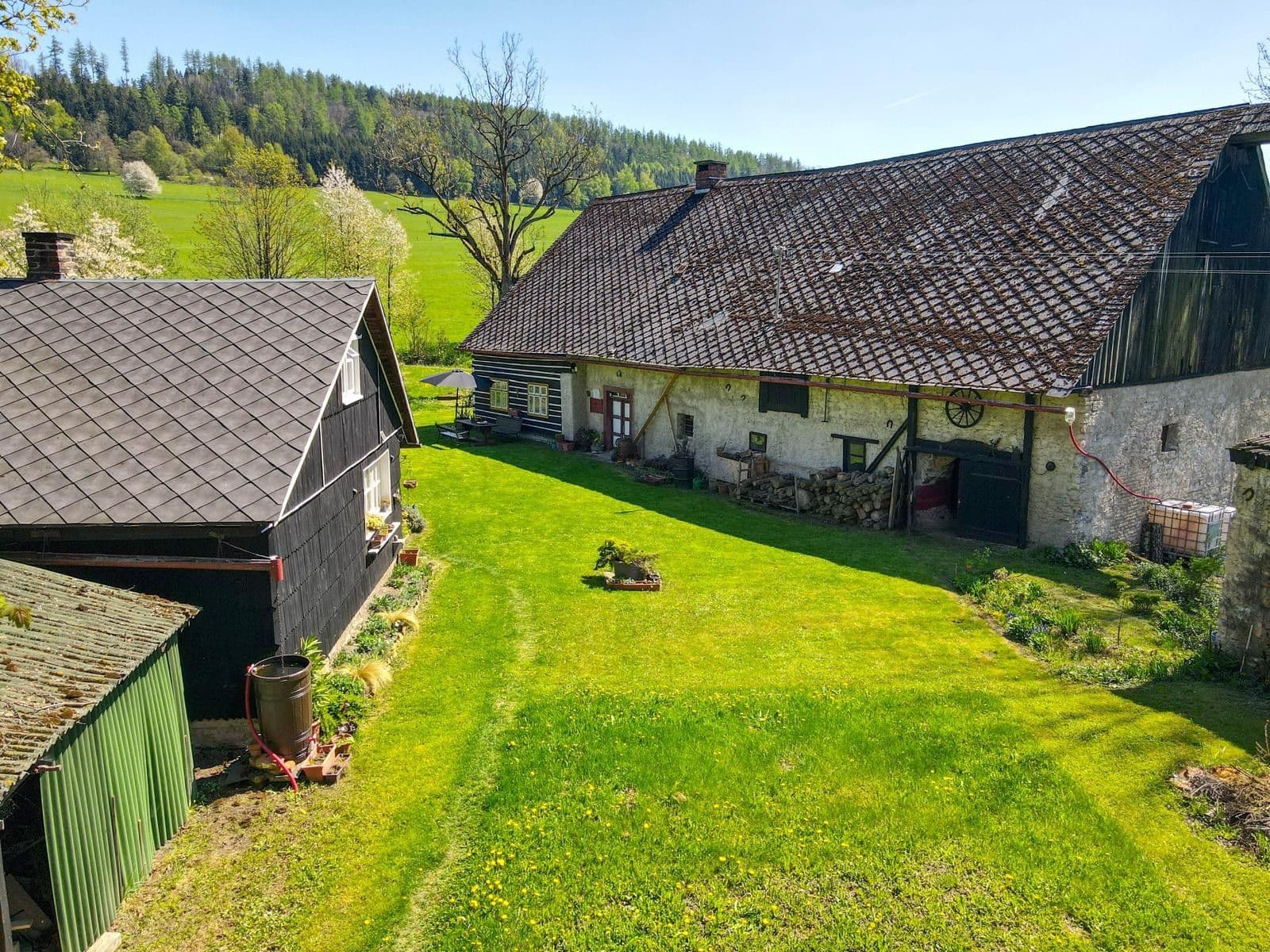 Prodej domu 150 m², pozemek 3.202 m², Králíky, Pardubický kraj Prodej domu 150 m², pozemek 3.202 m², Králíky, Pardubický kraj