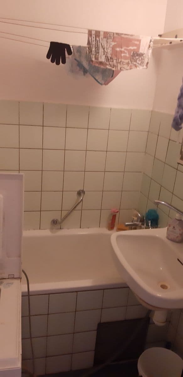 Prodej bytu 1+kk 32 m², Pod Dálnicí, Praha, Praha Prodej bytu 1+kk 32 m², Pod Dálnicí, Praha, Praha