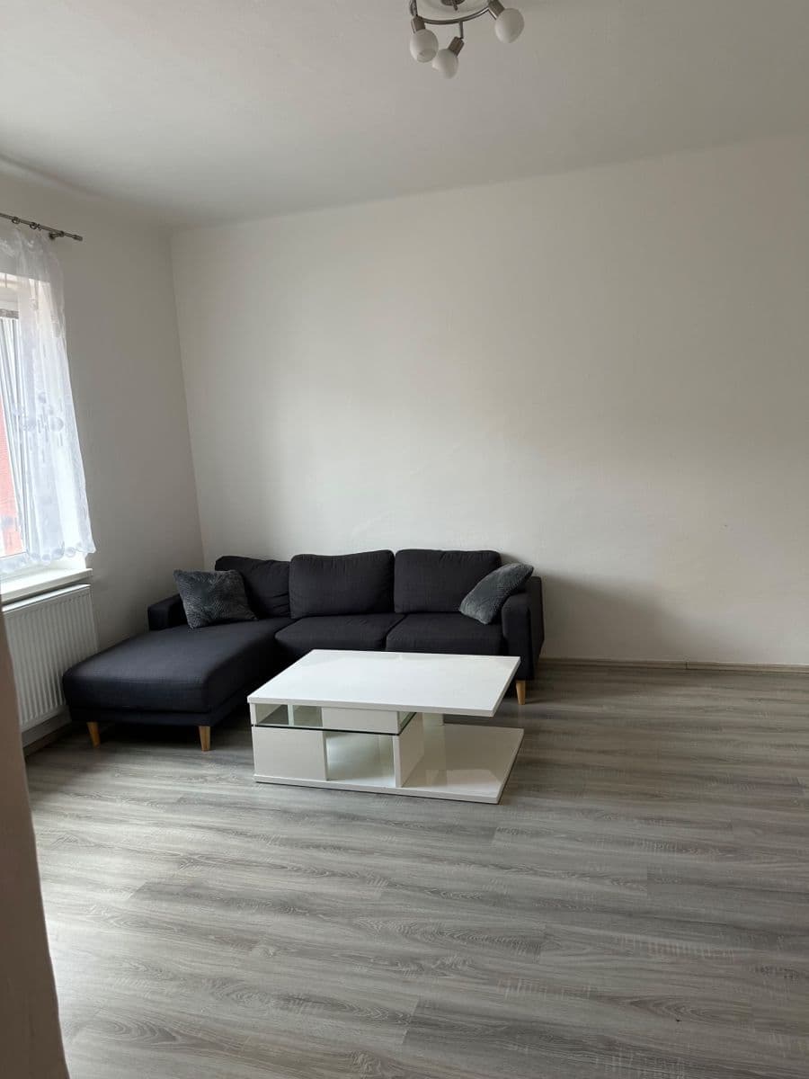 Pronájem bytu 1+1 48 m², Kostelecká, Mratín, Středočeský kraj Pronájem bytu 1+1 48 m², Kostelecká, Mratín, Středočeský kraj