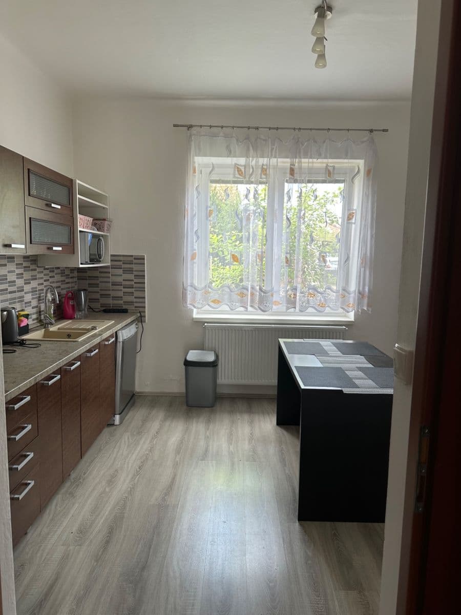 Pronájem bytu 1+1 48 m², Kostelecká, Mratín, Středočeský kraj Pronájem bytu 1+1 48 m², Kostelecká, Mratín, Středočeský kraj