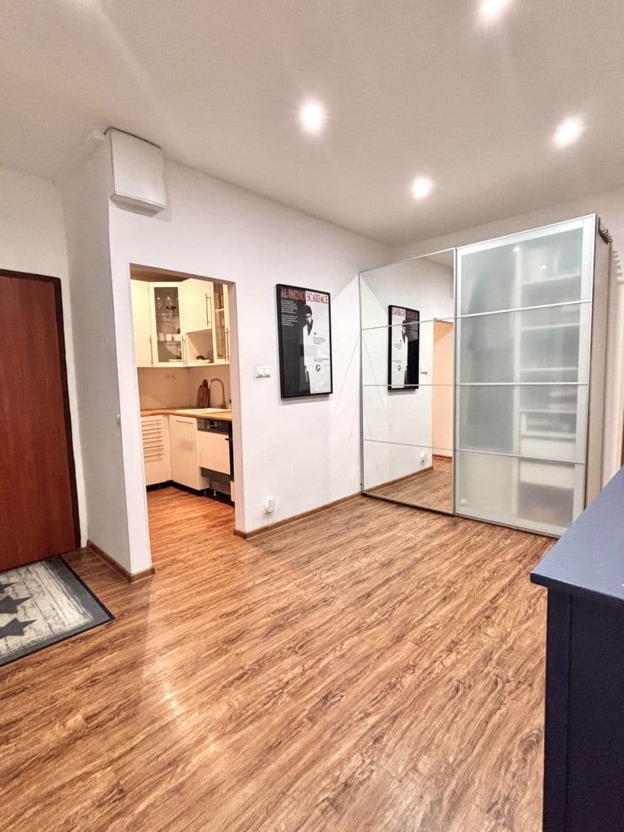 Pronájem bytu 2+1 62 m², Dělnická, Praha, Praha Pronájem bytu 2+1 62 m², Dělnická, Praha, Praha