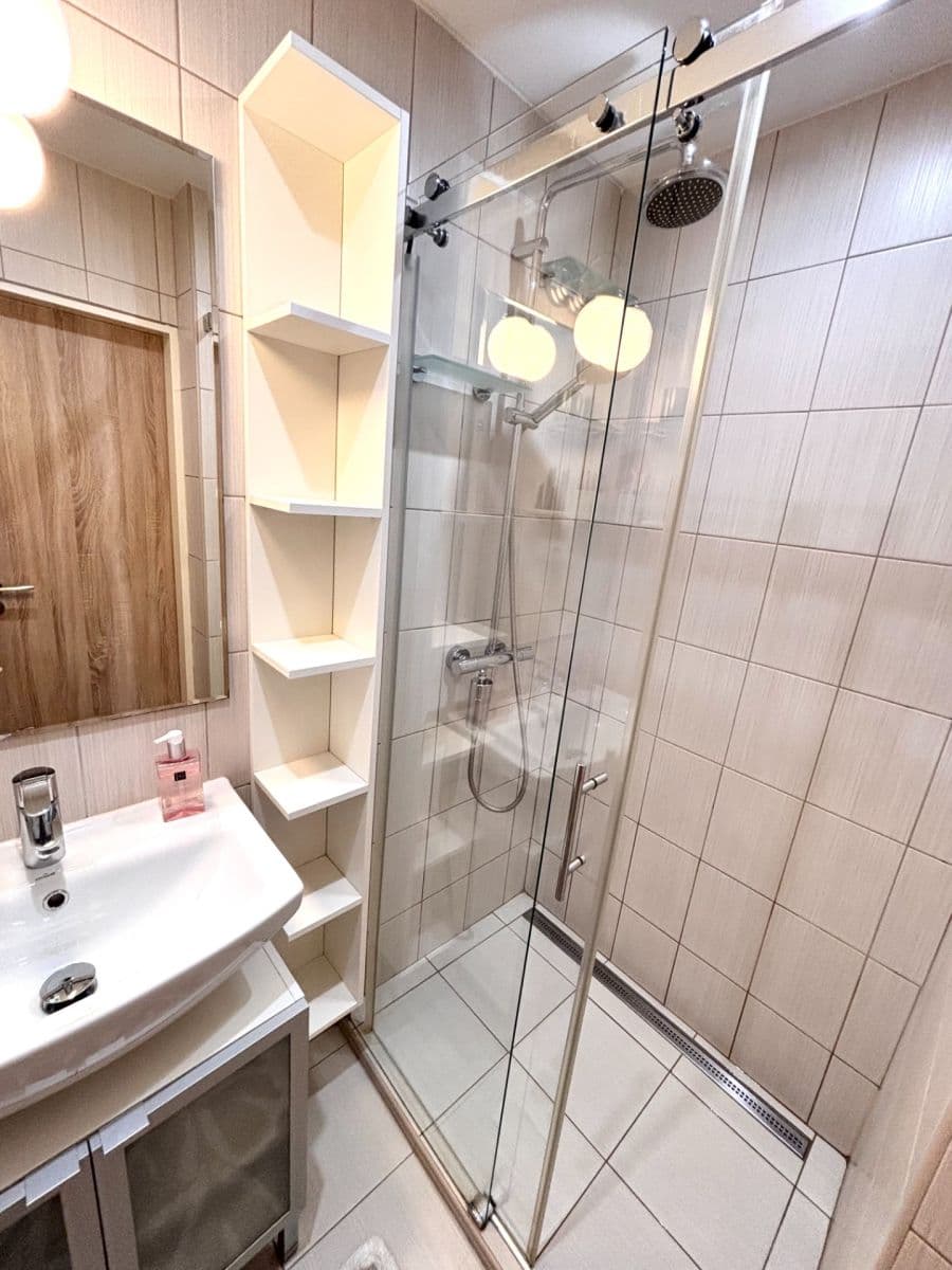 Pronájem bytu 2+1 62 m², Dělnická, Praha, Praha Pronájem bytu 2+1 62 m², Dělnická, Praha, Praha