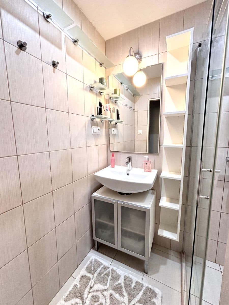 Pronájem bytu 2+1 62 m², Dělnická, Praha, Praha Pronájem bytu 2+1 62 m², Dělnická, Praha, Praha