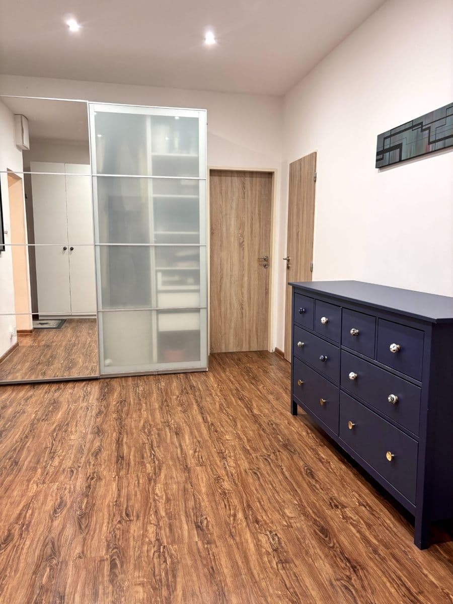 Pronájem bytu 2+1 62 m², Dělnická, Praha, Praha Pronájem bytu 2+1 62 m², Dělnická, Praha, Praha