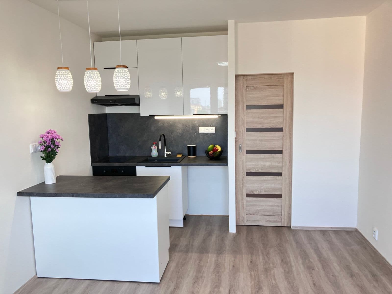 Pronájem bytu 1+kk 24 m², Přesličková, Praha, Praha Pronájem bytu 1+kk 24 m², Přesličková, Praha, Praha