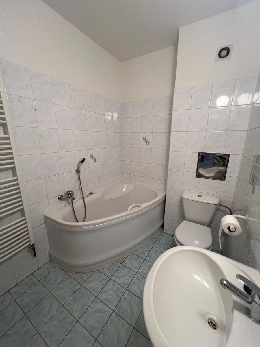 Pronájem bytu 2+1 55 m², Budějovická, Písek, Jihočeský kraj Pronájem bytu 2+1 55 m², Budějovická, Písek, Jihočeský kraj