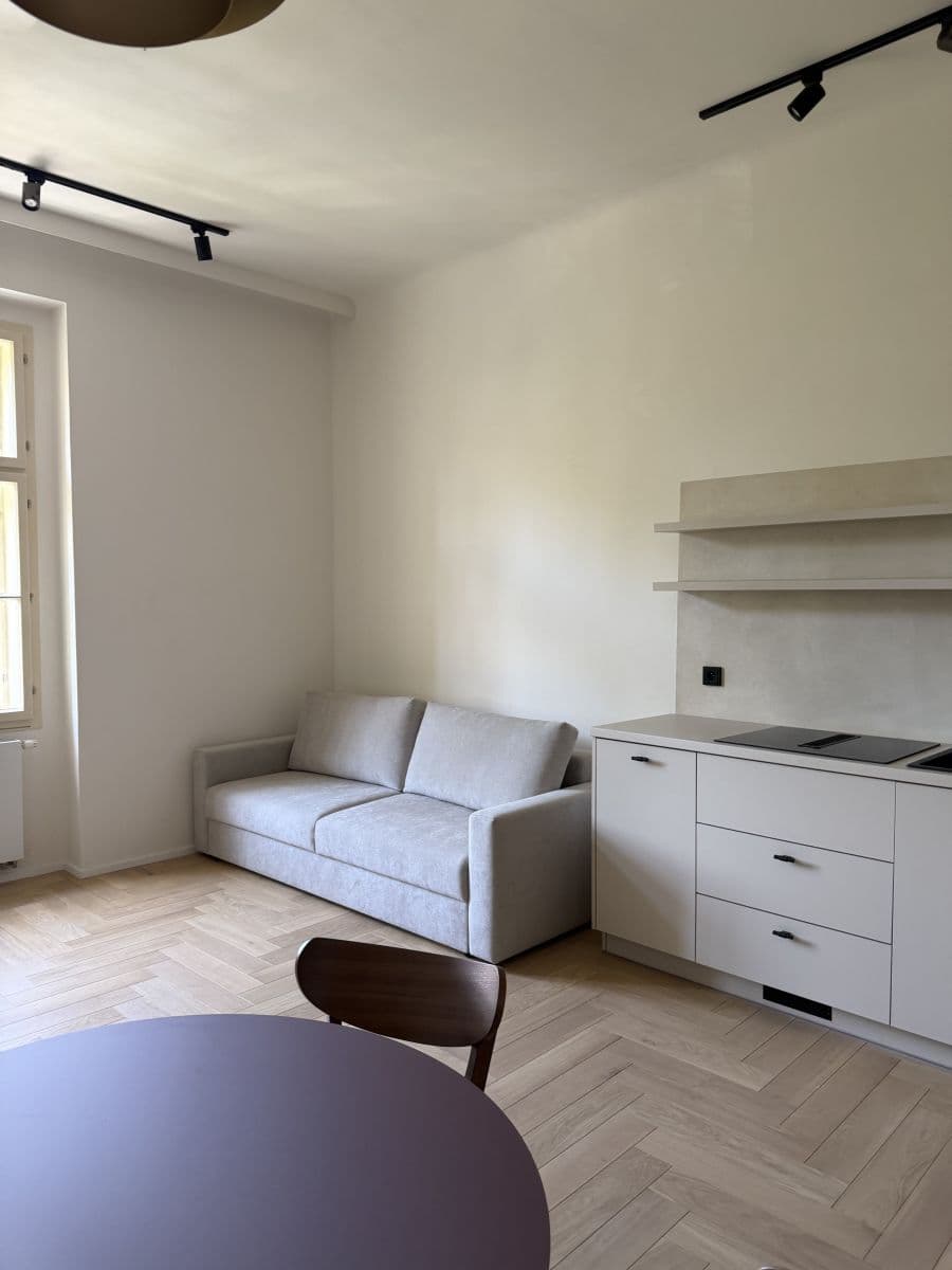 Pronájem bytu 50 m², Karlínské náměstí, Praha, Praha Pronájem bytu 50 m², Karlínské náměstí, Praha, Praha