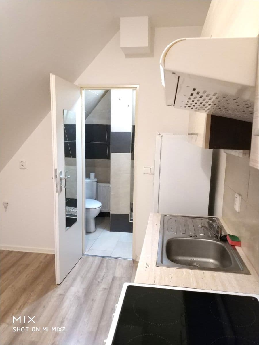 Pronájem bytu 1+1 37 m², Čsl. armády, Hostivice, Středočeský kraj Pronájem bytu 1+1 37 m², Čsl. armády, Hostivice, Středočeský kraj