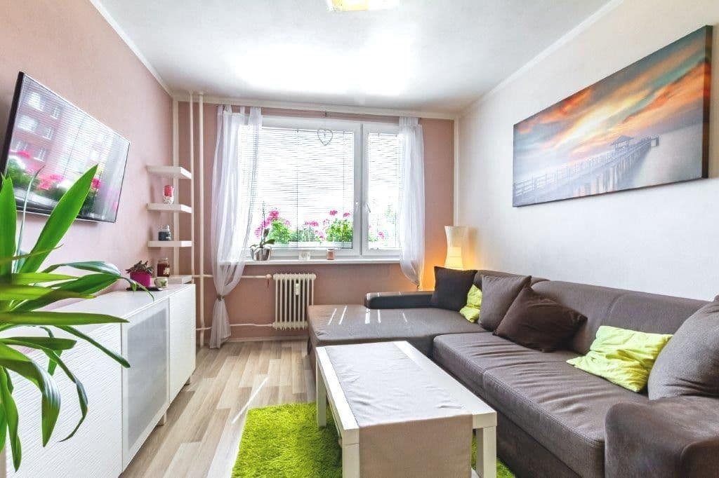Pronájem bytu 2+kk 41 m², Na růžovém poli, Kladno, Středočeský kraj Pronájem bytu 2+kk 41 m², Na růžovém poli, Kladno, Středočeský kraj
