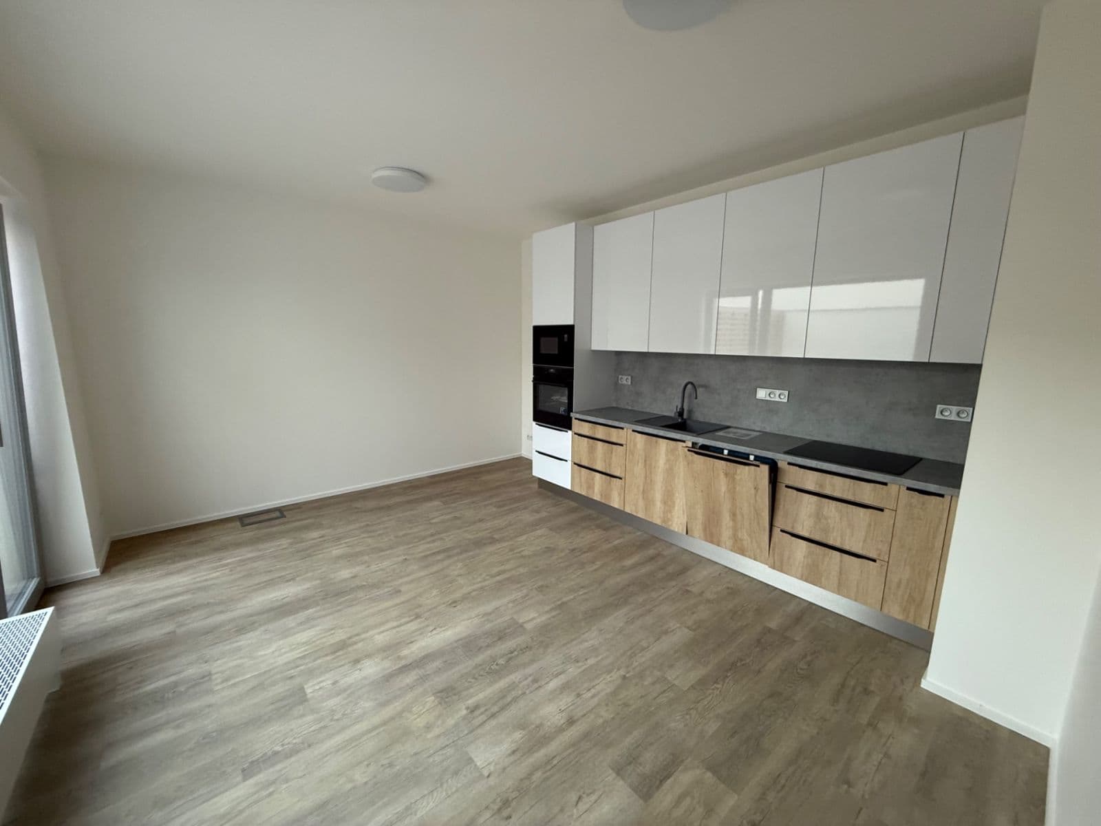 Pronájem bytu 2+kk 50 m², Řepova, Brno, Jihomoravský kraj Pronájem bytu 2+kk 50 m², Řepova, Brno, Jihomoravský kraj