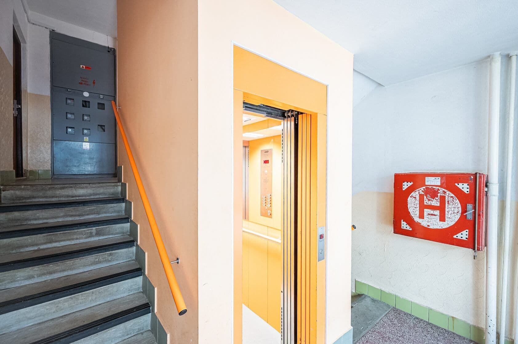 Prodej bytu 2+1 71 m², Na Hranicích, Praha, Praha Prodej bytu 2+1 71 m², Na Hranicích, Praha, Praha