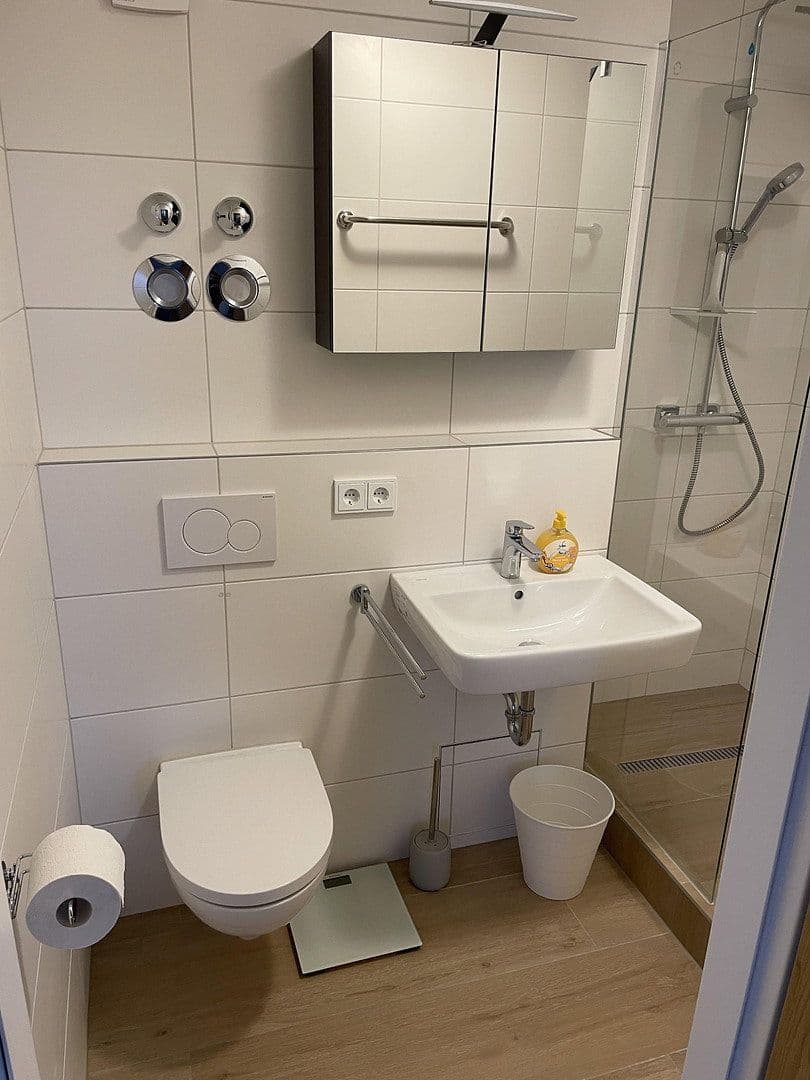 Pronájem bytu 2+1 60 m², St-Benedikt-Str. 1, Unterschleissheim, Bavorsko Pronájem bytu 2+1 60 m², St-Benedikt-Str. 1, Unterschleissheim, Bavorsko