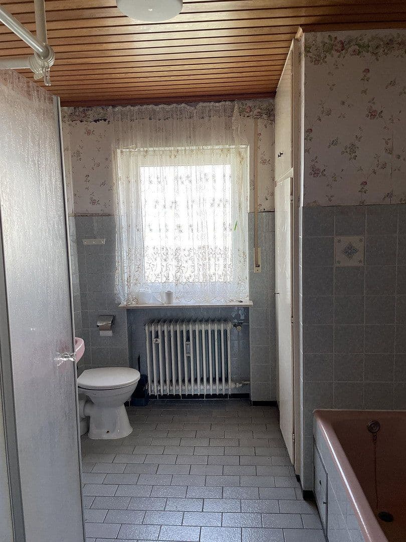 Prodej domu 212 m², pozemek 815 m², Marloffstein, Bavorsko Prodej domu 212 m², pozemek 815 m², Marloffstein, Bavorsko