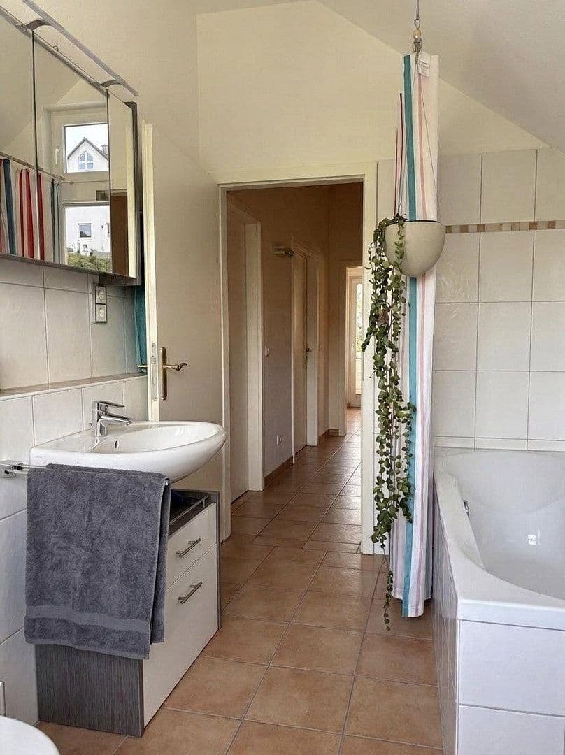 Prodej domu 160 m², pozemek 150 m², Mühlheim am Main, Hessen Prodej domu 160 m², pozemek 150 m², Mühlheim am Main, Hessen