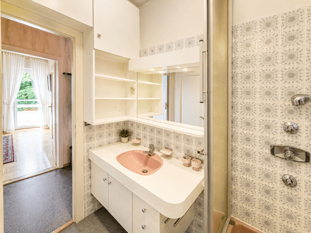 Prodej domu 180 m², pozemek 1.403 m², Ersinger Straße 98, Pforzheim, Bádensko-Württembersko Prodej domu 180 m², pozemek 1.403 m², Ersinger Straße 98, Pforzheim, Bádensko-Württembersko