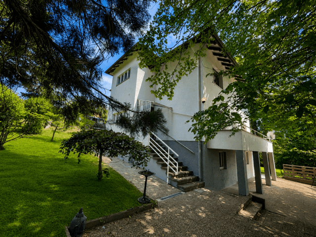 Prodej domu 180 m², pozemek 1.403 m², Ersinger Straße 98, Pforzheim, Bádensko-Württembersko Prodej domu 180 m², pozemek 1.403 m², Ersinger Straße 98, Pforzheim, Bádensko-Württembersko