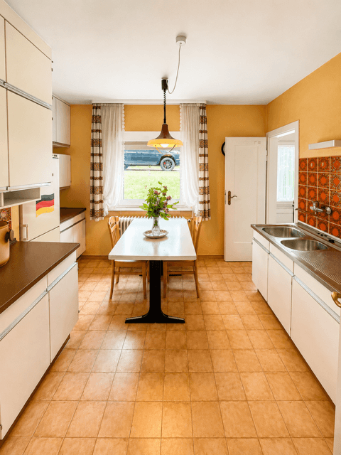 Prodej domu 180 m², pozemek 1.403 m², Ersinger Straße 98, Pforzheim, Bádensko-Württembersko Prodej domu 180 m², pozemek 1.403 m², Ersinger Straße 98, Pforzheim, Bádensko-Württembersko
