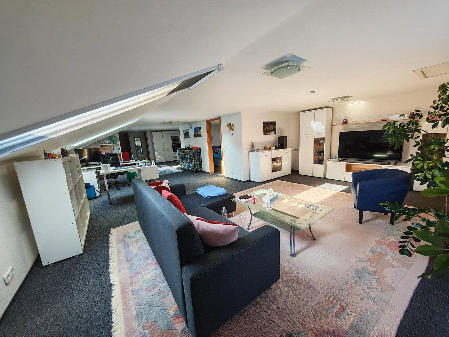Prodej domu 348 m², pozemek 1.220 m², KARLSRUHE, Bádensko-Württembersko Prodej domu 348 m², pozemek 1.220 m², KARLSRUHE, Bádensko-Württembersko