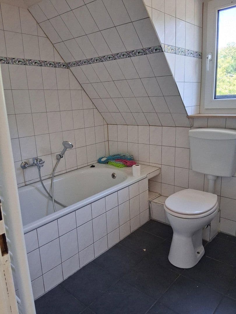 Pronájem bytu 4+1 68 m², Joseph-Mäurer-Straße 38, Wipperfürth, Severní Porýní-Vestfálsko Pronájem bytu 4+1 68 m², Joseph-Mäurer-Straße 38, Wipperfürth, Severní Porýní-Vestfálsko