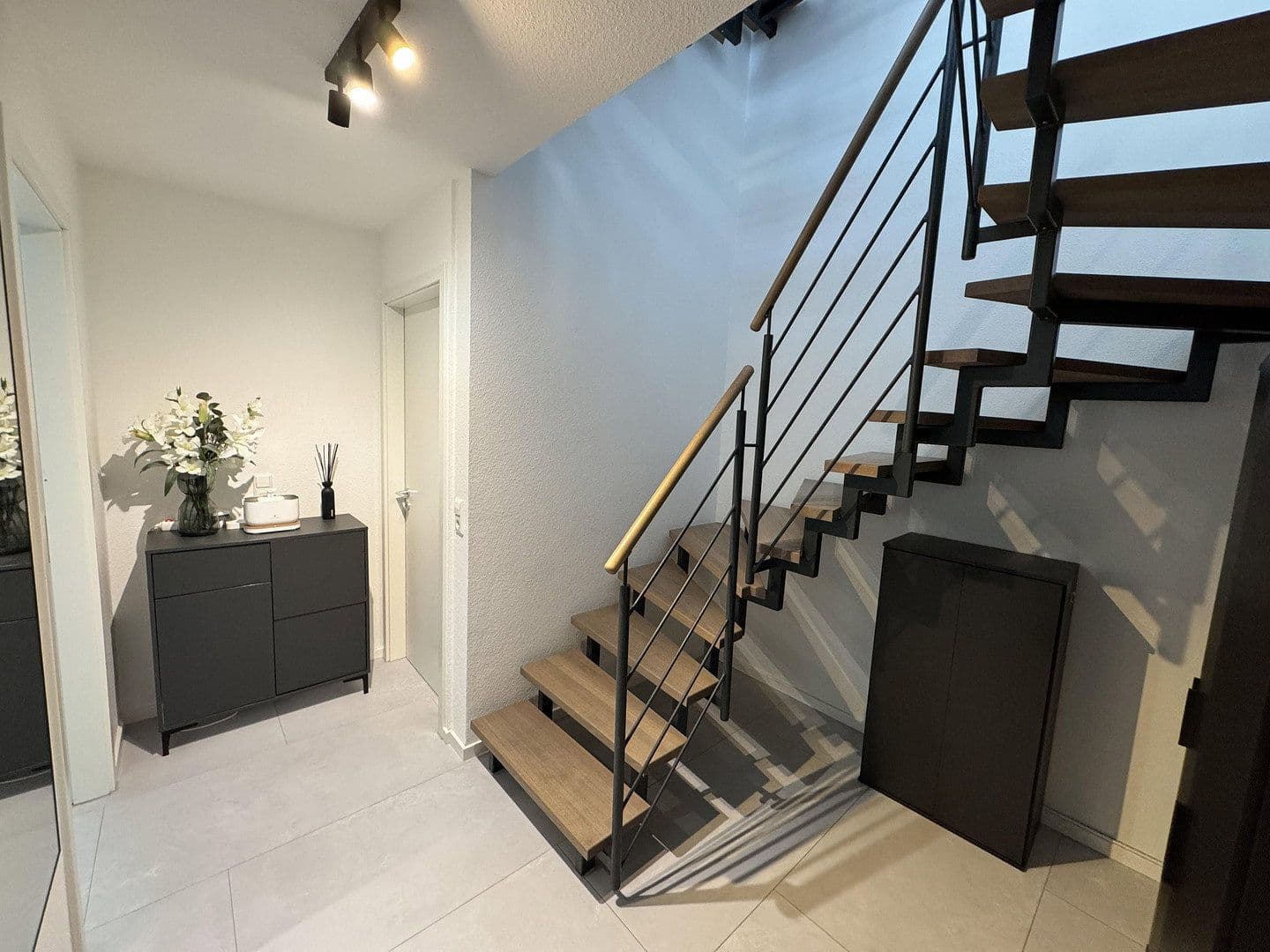 Pronájem domu 111 m², pozemek 128 m², Heimsheim, Bádensko-Württembersko Pronájem domu 111 m², pozemek 128 m², Heimsheim, Bádensko-Württembersko