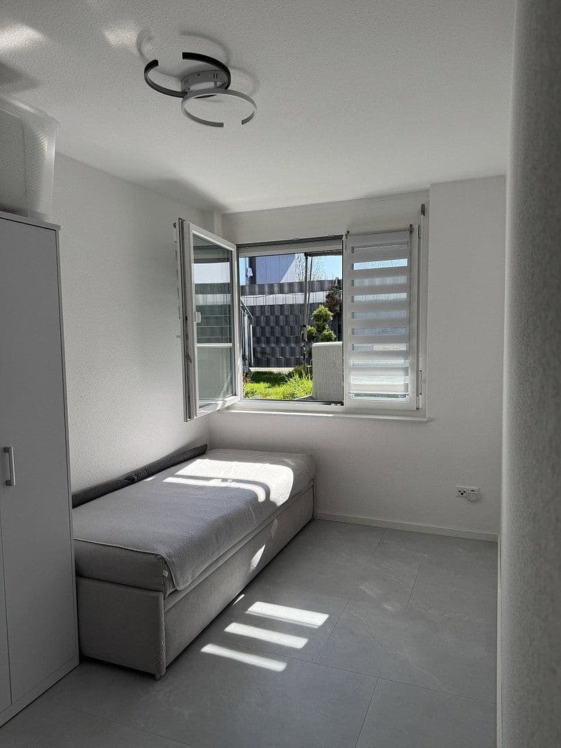 Pronájem domu 111 m², pozemek 128 m², Heimsheim, Bádensko-Württembersko Pronájem domu 111 m², pozemek 128 m², Heimsheim, Bádensko-Württembersko