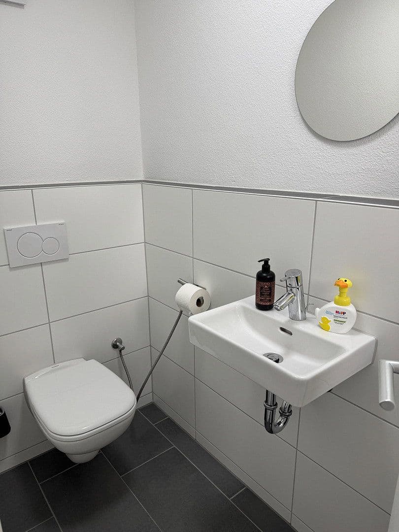Pronájem domu 111 m², pozemek 128 m², Heimsheim, Bádensko-Württembersko Pronájem domu 111 m², pozemek 128 m², Heimsheim, Bádensko-Württembersko