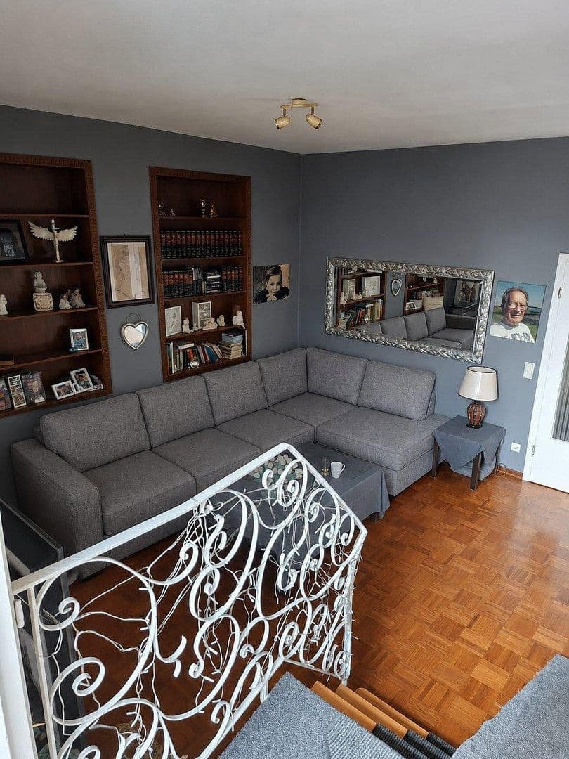 Prodej domu 380 m², pozemek 818 m², Solingen, Severní Porýní-Vestfálsko Prodej domu 380 m², pozemek 818 m², Solingen, Severní Porýní-Vestfálsko