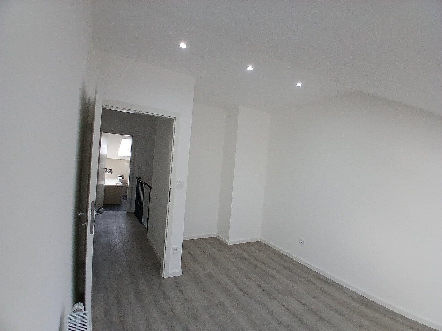 Prodej domu 176 m², pozemek 280 m², Klein-Winternheim, Porýní-Falc Prodej domu 176 m², pozemek 280 m², Klein-Winternheim, Porýní-Falc