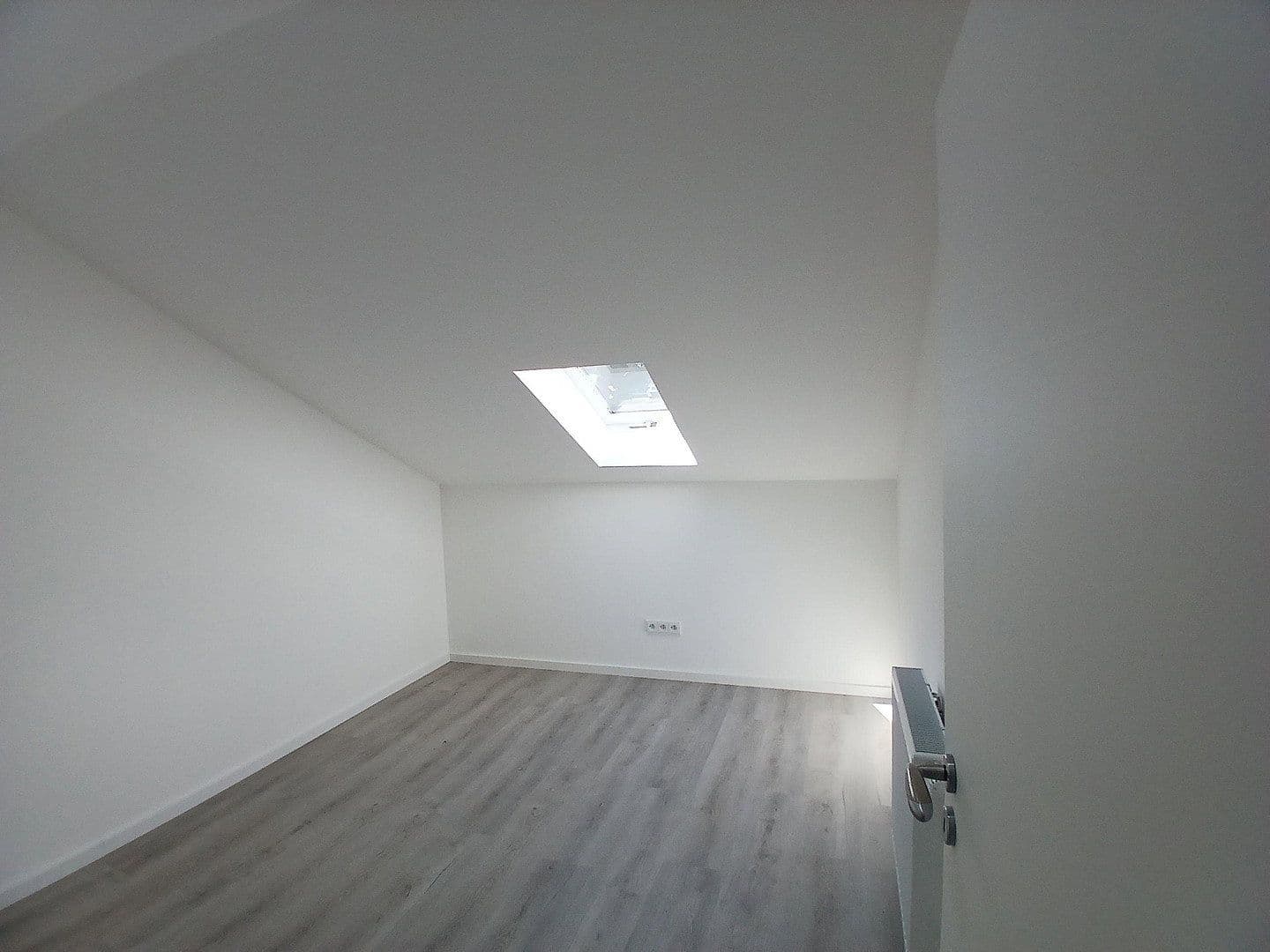 Prodej domu 176 m², pozemek 280 m², Klein-Winternheim, Porýní-Falc Prodej domu 176 m², pozemek 280 m², Klein-Winternheim, Porýní-Falc