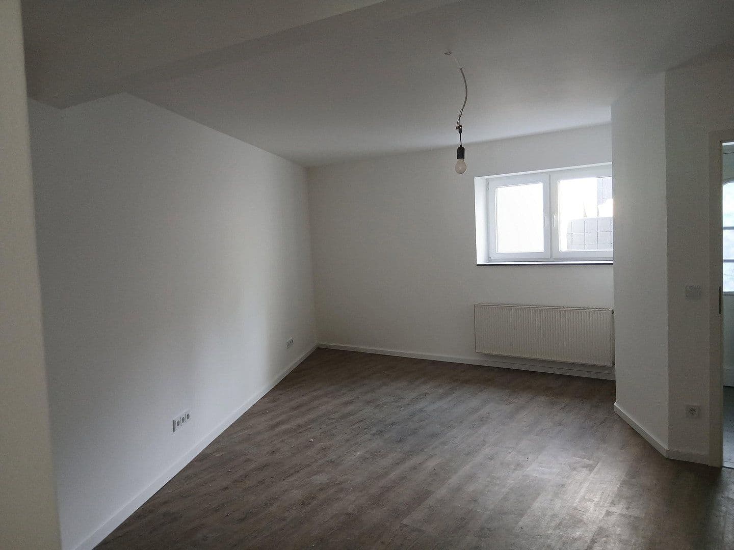Prodej domu 176 m², pozemek 280 m², Klein-Winternheim, Porýní-Falc Prodej domu 176 m², pozemek 280 m², Klein-Winternheim, Porýní-Falc