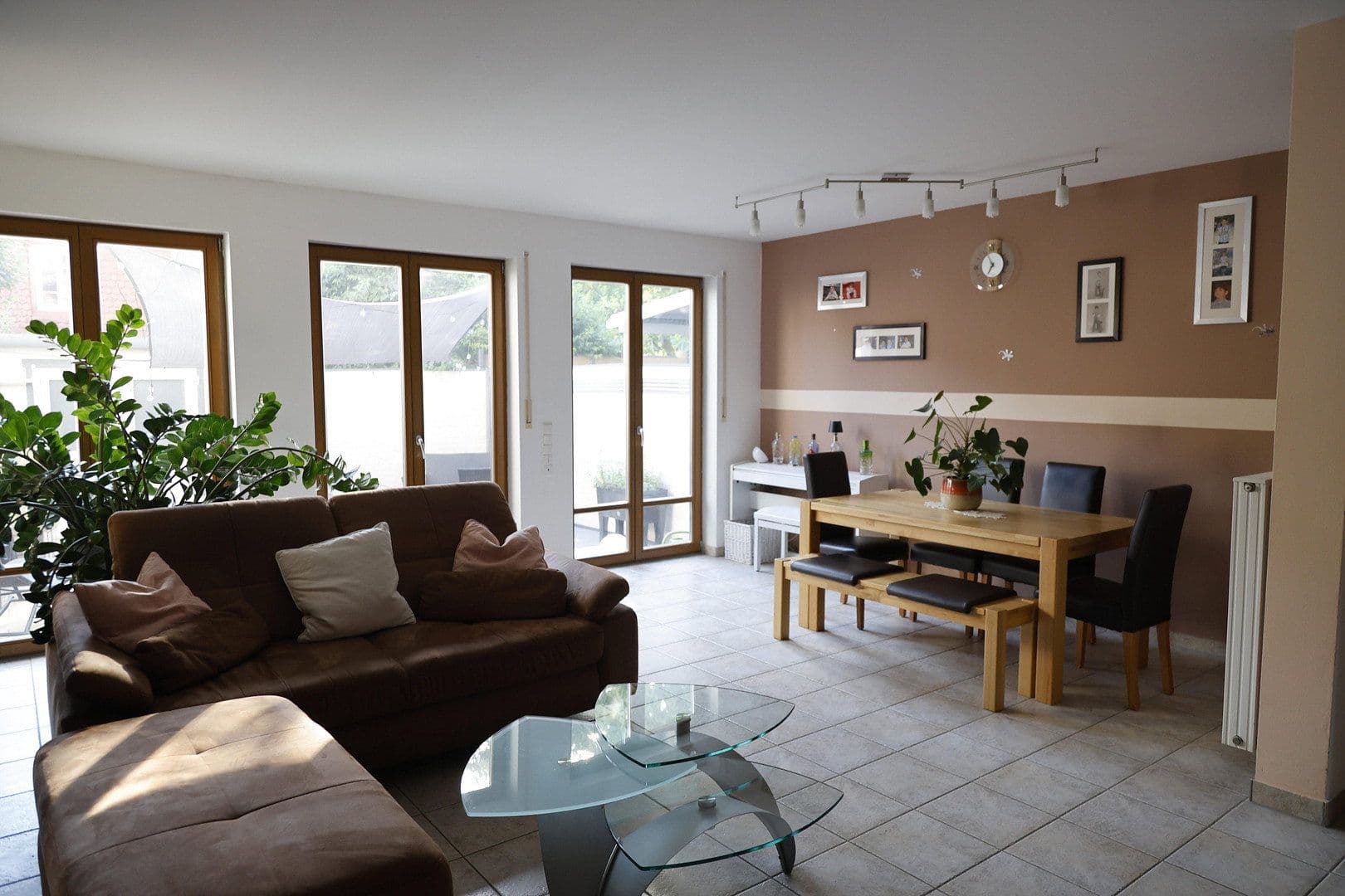 Prodej domu 138 m², pozemek 152 m², Oppenheim, Porýní-Falc Prodej domu 138 m², pozemek 152 m², Oppenheim, Porýní-Falc