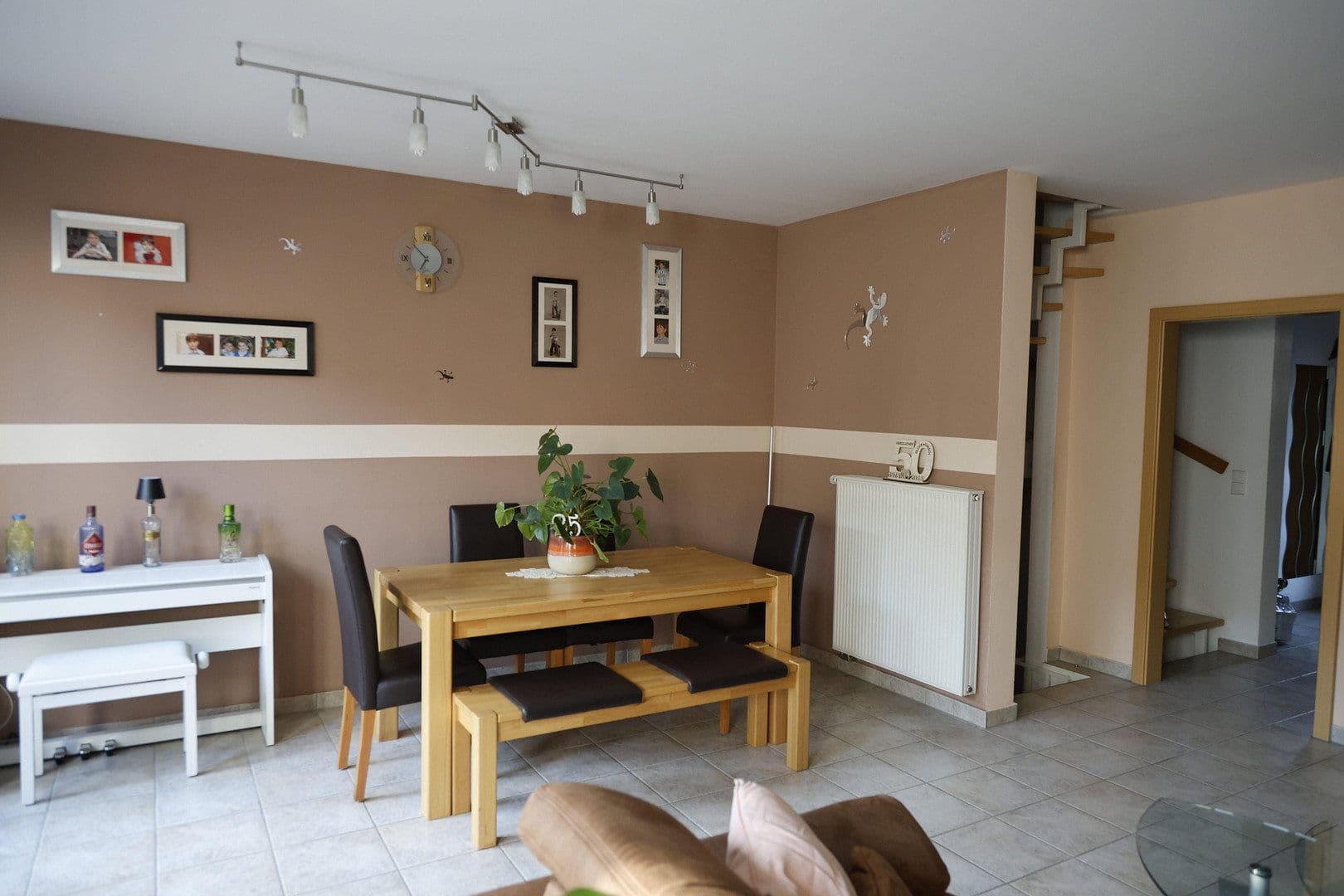 Prodej domu 138 m², pozemek 152 m², Oppenheim, Porýní-Falc Prodej domu 138 m², pozemek 152 m², Oppenheim, Porýní-Falc