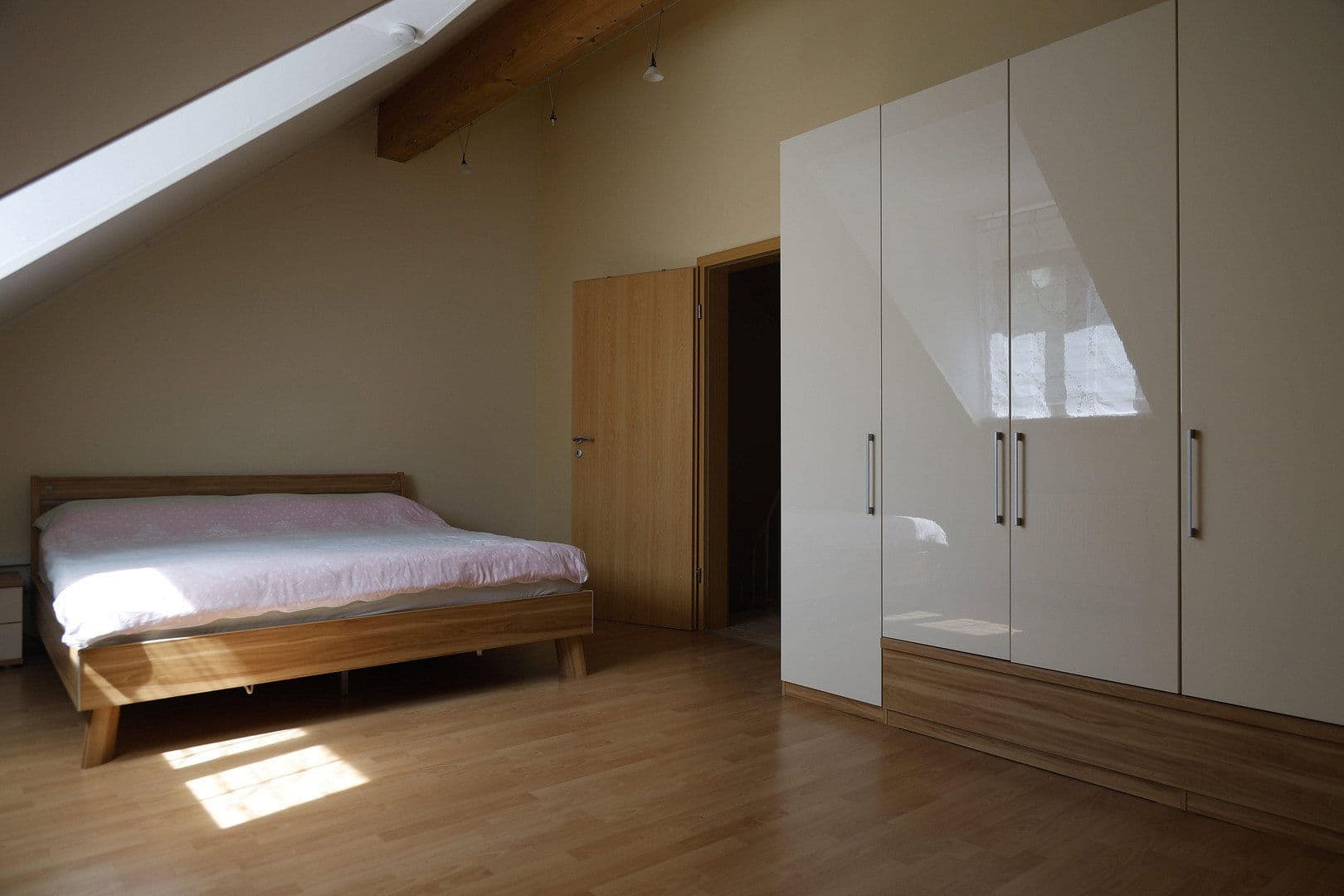 Prodej domu 138 m², pozemek 152 m², Oppenheim, Porýní-Falc Prodej domu 138 m², pozemek 152 m², Oppenheim, Porýní-Falc