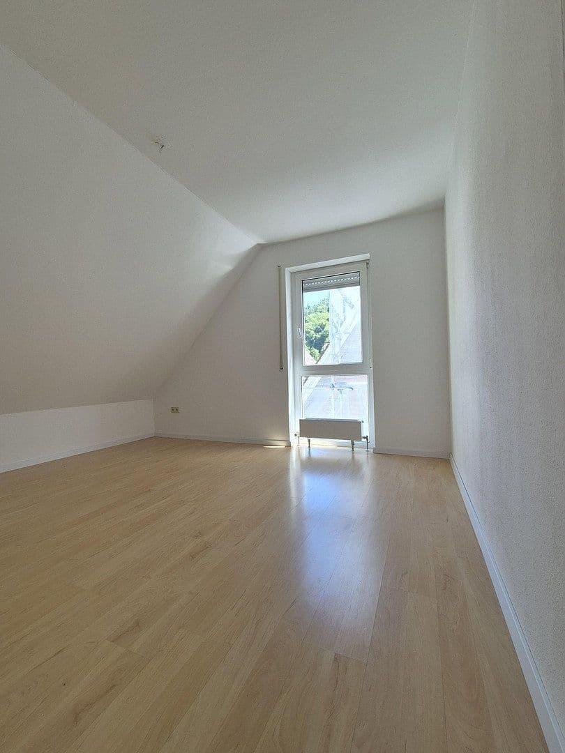 Pronájem bytu 3+1 70 m², Mühlstraße22, Neuenbürg, Bádensko-Württembersko Pronájem bytu 3+1 70 m², Mühlstraße22, Neuenbürg, Bádensko-Württembersko