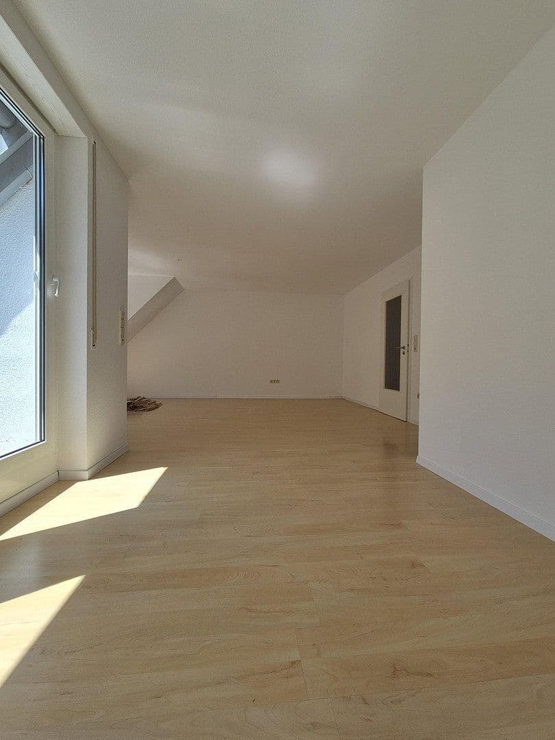 Pronájem bytu 3+1 70 m², Mühlstraße22, Neuenbürg, Bádensko-Württembersko Pronájem bytu 3+1 70 m², Mühlstraße22, Neuenbürg, Bádensko-Württembersko