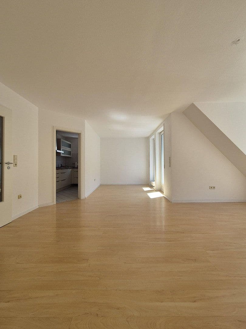Pronájem bytu 3+1 70 m², Mühlstraße22, Neuenbürg, Bádensko-Württembersko Pronájem bytu 3+1 70 m², Mühlstraße22, Neuenbürg, Bádensko-Württembersko