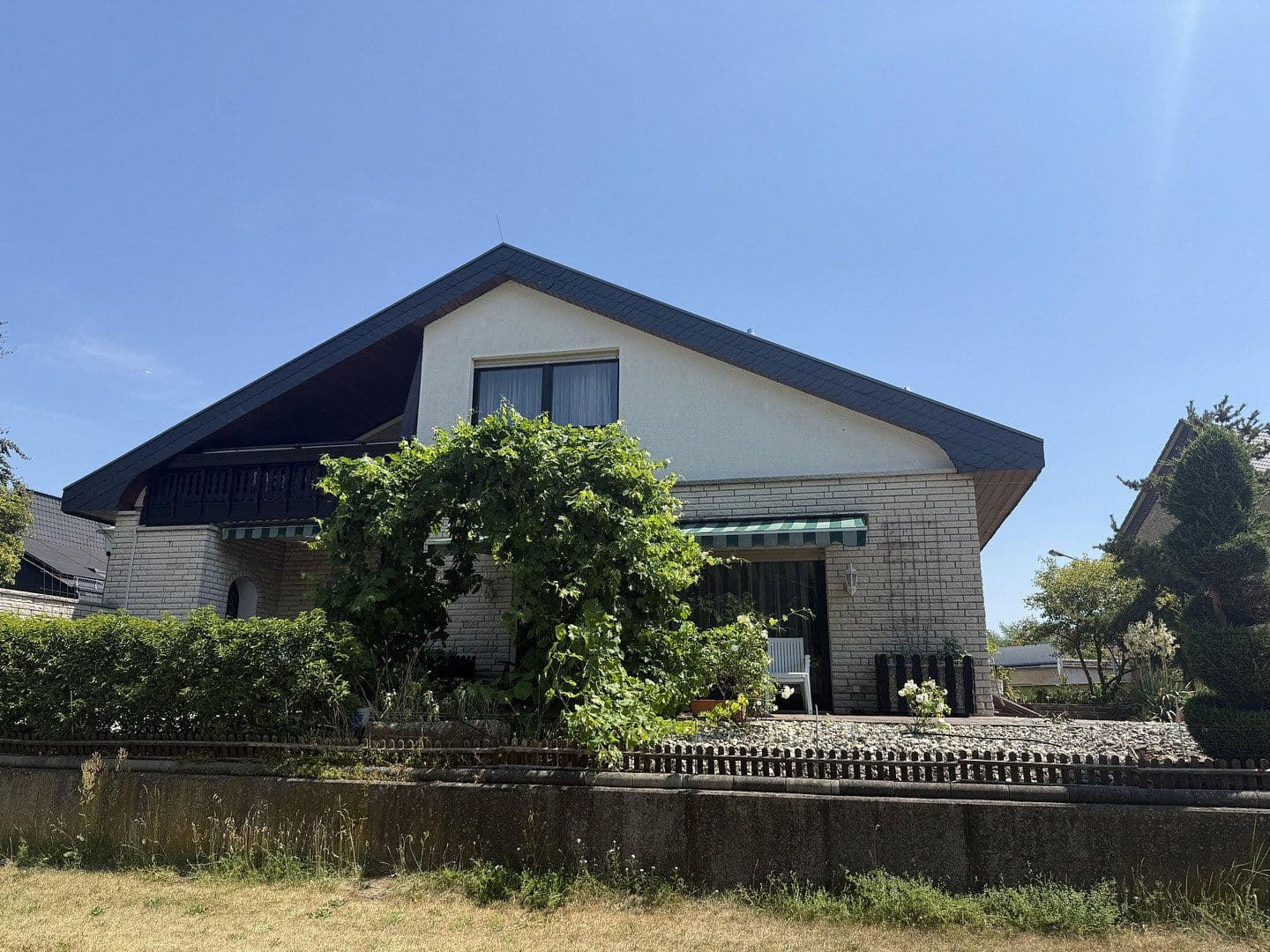 Prodej domu 269 m², pozemek 599 m², Weiterstadt, Hessen Prodej domu 269 m², pozemek 599 m², Weiterstadt, Hessen