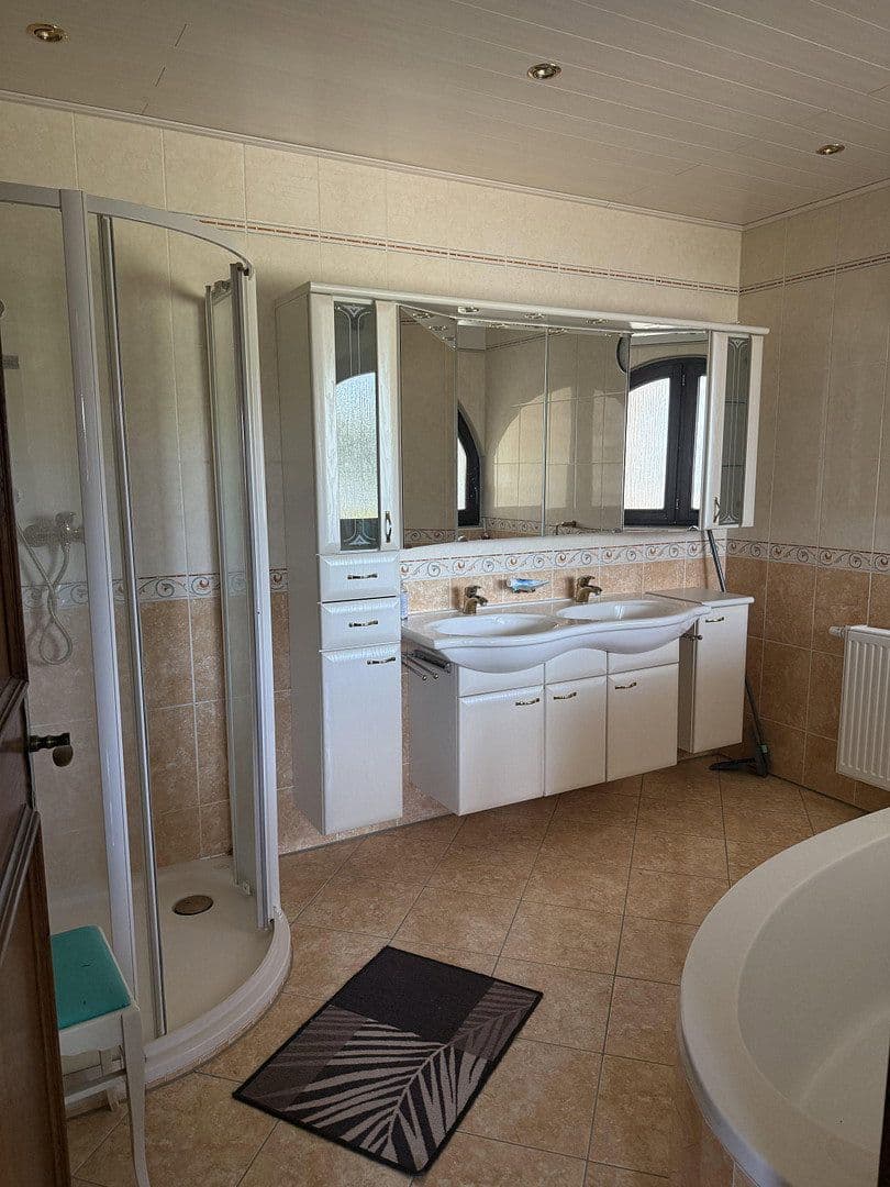 Prodej domu 269 m², pozemek 599 m², Weiterstadt, Hessen Prodej domu 269 m², pozemek 599 m², Weiterstadt, Hessen
