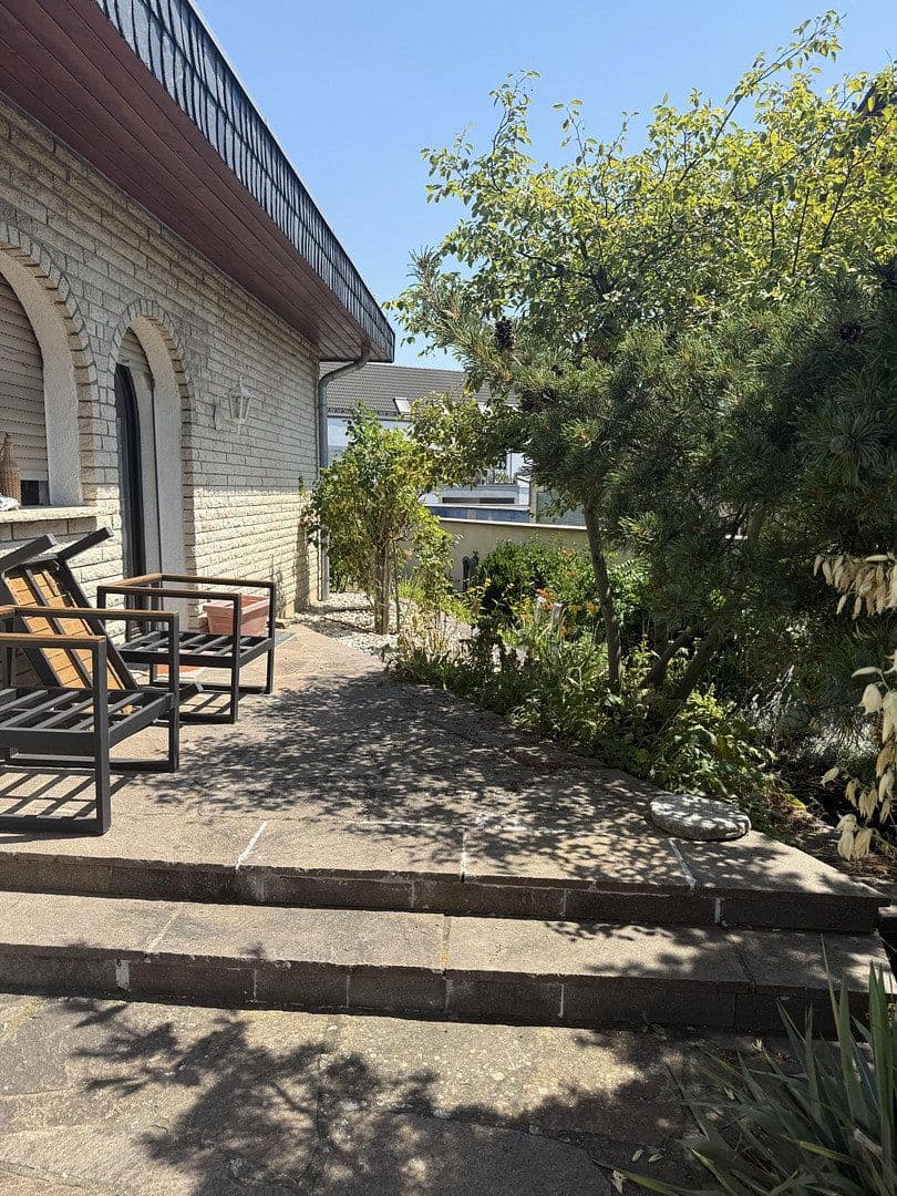 Prodej domu 269 m², pozemek 599 m², Weiterstadt, Hessen Prodej domu 269 m², pozemek 599 m², Weiterstadt, Hessen
