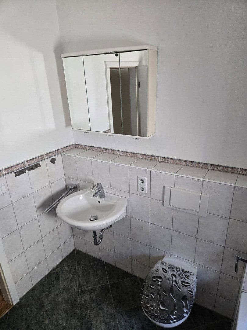 Pronájem bytu 3+1 85 m², Beelitzer Straße 39, Schwielowsee, Braniborsko Pronájem bytu 3+1 85 m², Beelitzer Straße 39, Schwielowsee, Braniborsko