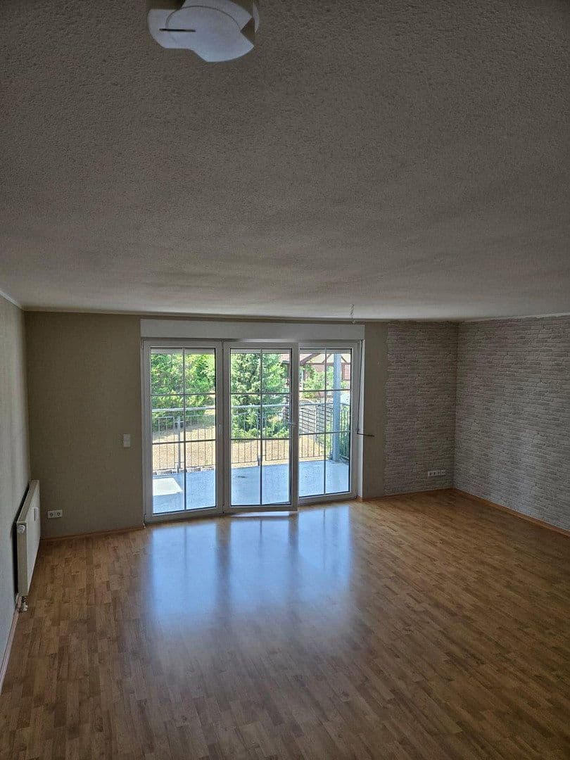 Pronájem bytu 3+1 85 m², Beelitzer Straße 39, Schwielowsee, Braniborsko Pronájem bytu 3+1 85 m², Beelitzer Straße 39, Schwielowsee, Braniborsko