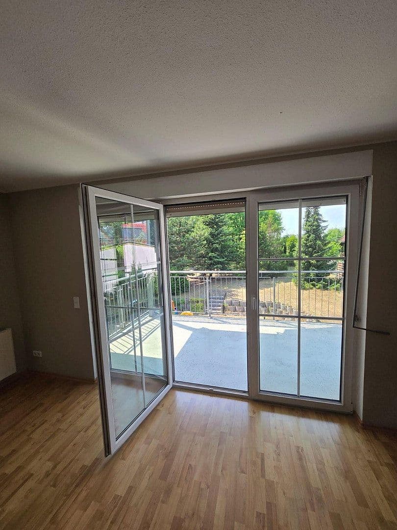 Pronájem bytu 3+1 85 m², Beelitzer Straße 39, Schwielowsee, Braniborsko Pronájem bytu 3+1 85 m², Beelitzer Straße 39, Schwielowsee, Braniborsko