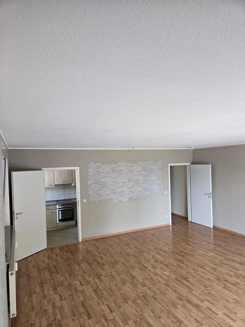 Pronájem bytu 3+1 85 m², Beelitzer Straße 39, Schwielowsee, Braniborsko Pronájem bytu 3+1 85 m², Beelitzer Straße 39, Schwielowsee, Braniborsko
